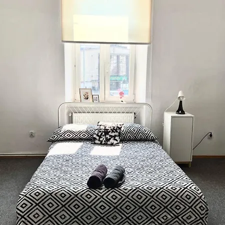 Homestay Cool And Big In Krakow